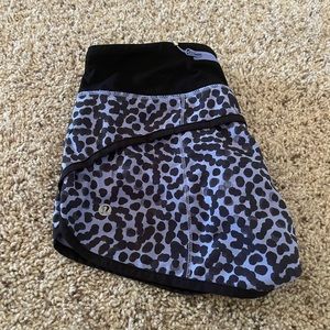 Rare Lululemon speed up shorts Size 2